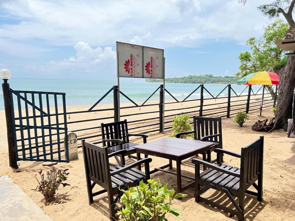 Tsunami Beach Hotel 阿鲁甘湾 外观 照片