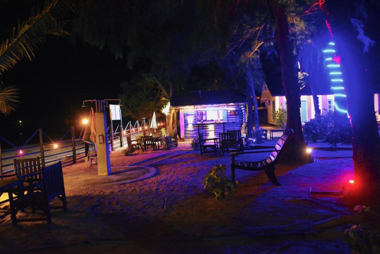 Tsunami Beach Hotel 阿鲁甘湾 外观 照片