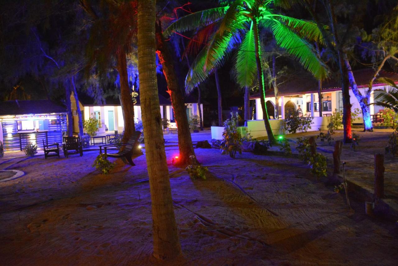 Tsunami Beach Hotel 阿鲁甘湾 外观 照片