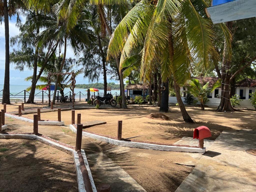 Tsunami Beach Hotel 阿鲁甘湾 外观 照片